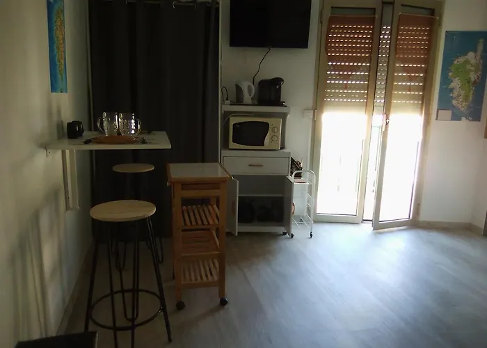 Studio Du Commandant Marche